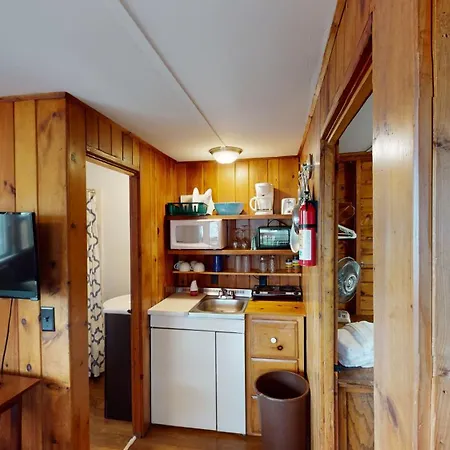The Lakeview Inn & Cottages Weirs Beach Room photo