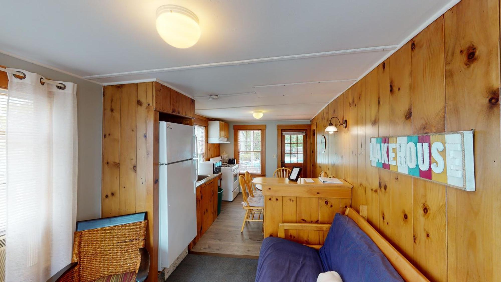Lodge The Lakeview & *